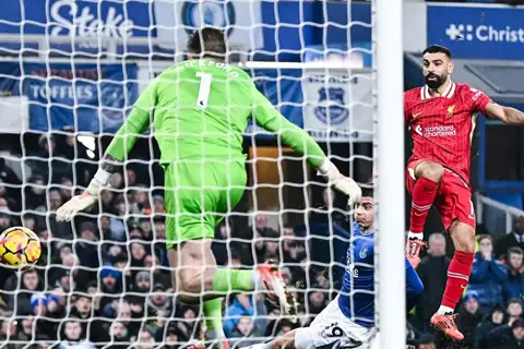 ليفربول ضد إيفرتون.. صلاح يطارد إنجاز جيرارد في ديربي ميرسيسايد